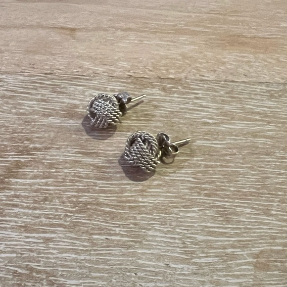 Silver Twist knot stud earring - Picture 6 of 7